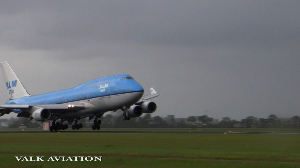 Crosswind Landing KLM B747 - PH-BFM.Still003