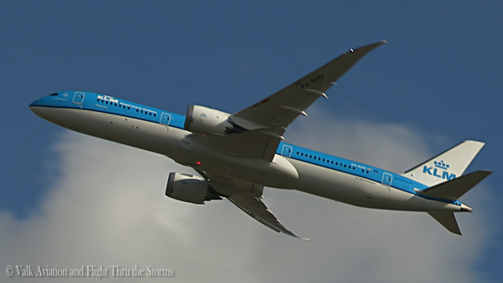 KLM B789 - PH-BHD @ newest dreamliner.Still009