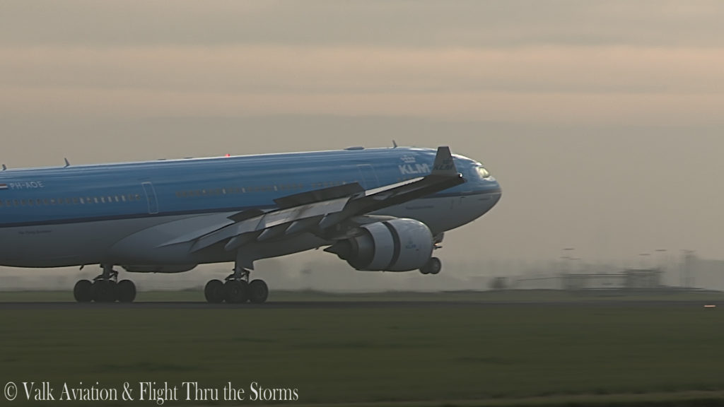 Last Flight of Captain Eric Zaar @ KLM A330.00_06_28_09.Still017