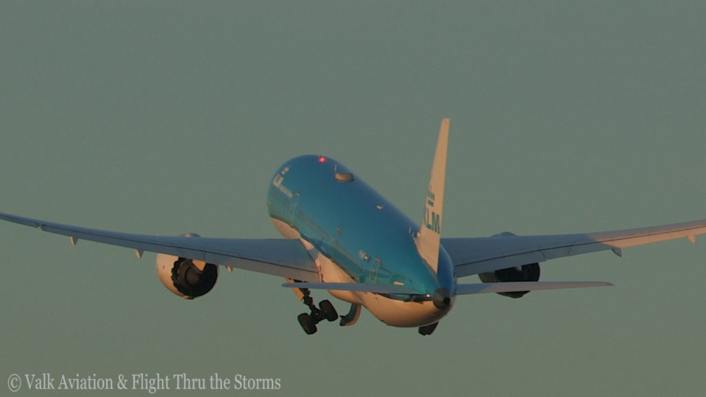 Last Flight of Captain Marten Oostenbroek @ KLM.Still017