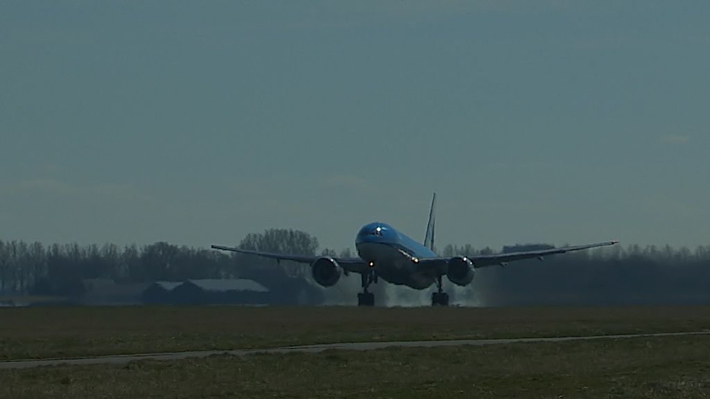 Last Flight of Charlot Engels @ Cpt KLM B777.Still002