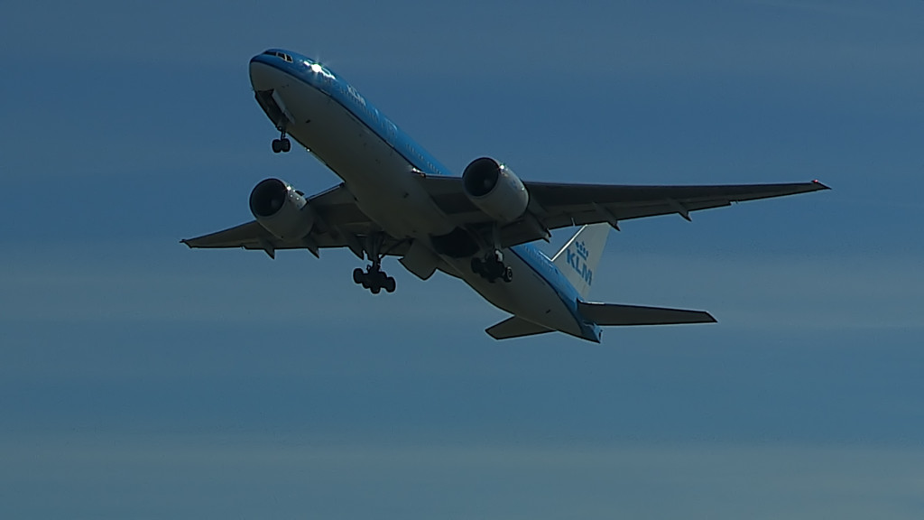 Last Flight of Charlot Engels @ Cpt KLM B777.Still004