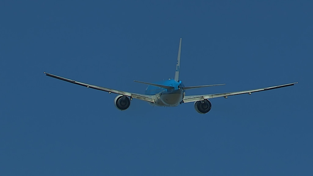Last Flight of Charlot Engels @ Cpt KLM B777.Still010