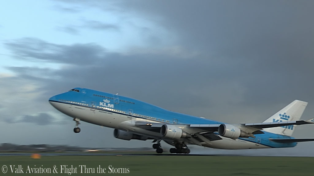 Last Flight of First Officer Rob Willekes @ KLM B747.00_04_01_19.Still008