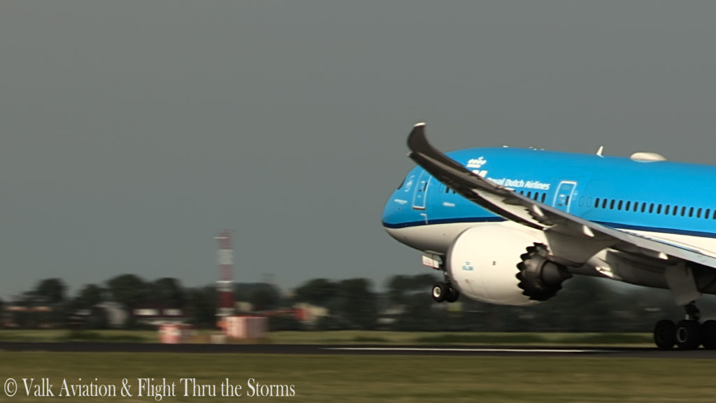 Last Flight of KLM Captain Ad Barla @ B777-789.00_02_38_05.Still009