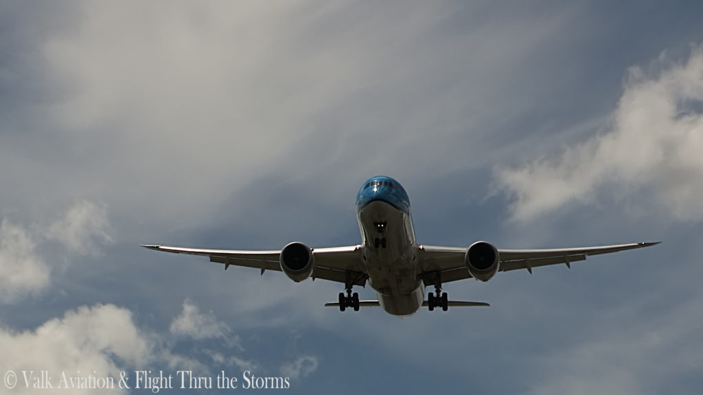 Last Flight of KLM Captain Ad Barla @ B777-789.00_06_12_06.Still022