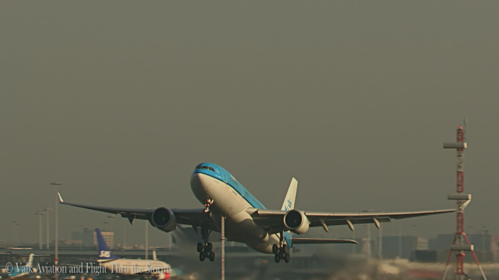 Last Flight of Ronald Aries @ Cpt KLM A330.Still004