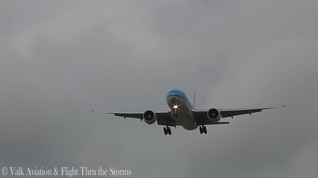 Last flight of Captain Paul Melkert @ KLM B777.00_05_06_15.Still013