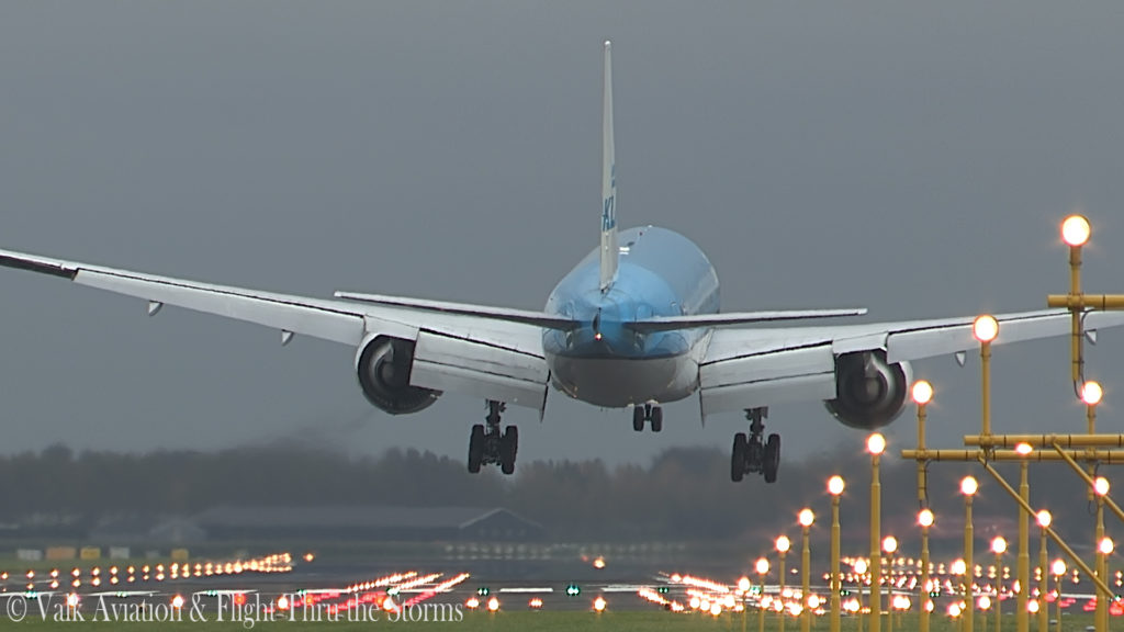 Last flight of Captain Paul Melkert @ KLM B777.00_05_27_11.Still017