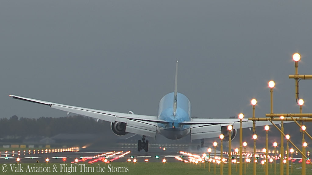 Last flight of Captain Paul Melkert @ KLM B777.00_05_30_21.Still018
