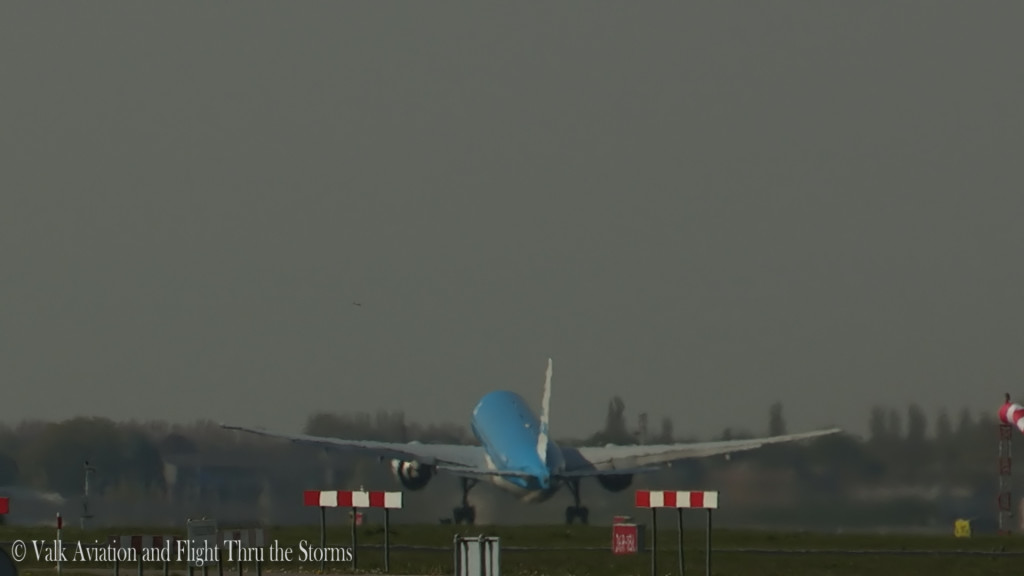 Last flight of Gerard Smeets @ Cpt KLM B777.Still013