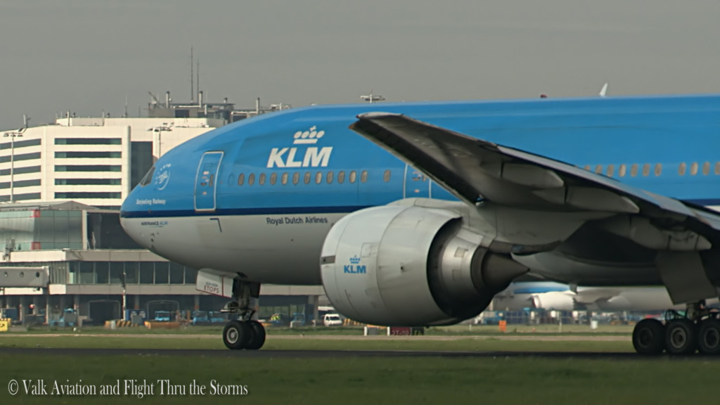 Last flight of Remco Emanuel @ Cpt KLM B777.Still032