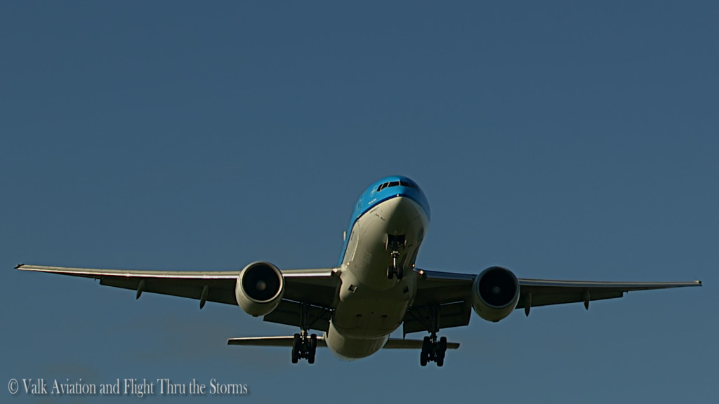 Last flight of Ron Engels @ Cpt KLM B777.Still014